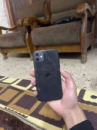 ايفون 11  نمودج M ذاكره ١٢٨ بطاريه ١٠٠ جهاز نضيف عله ايدي شاشه بلاد  م...