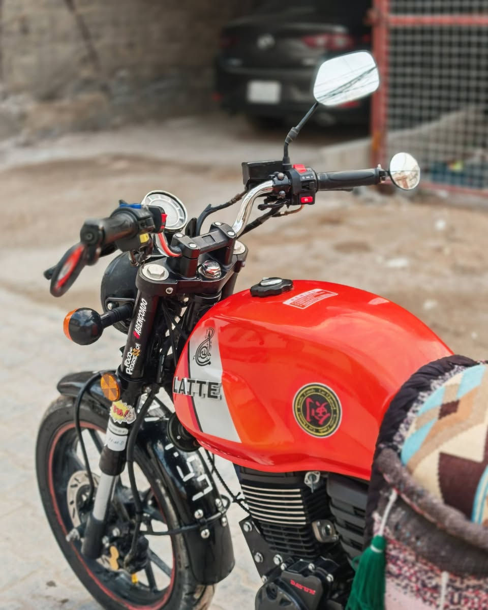 للبيع 23طالعه  25 شهر 1 ماشيه  فقط 6  الف يعني بعدهي اخت زيرو دراجه جديد كلش ونضافه99%
سويج سجينه مكينه200اصل
كفاله عامه شلع قلع من طول للطول مكفوله من كلشي ((اوراق كامله اصوليه  باسمي) )
مكاني كربلاء
سعره 2و100
***********
