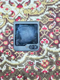 سامسونج ZFlip5 • ذاكرة ٢٥٦ • الكنكتر معطل