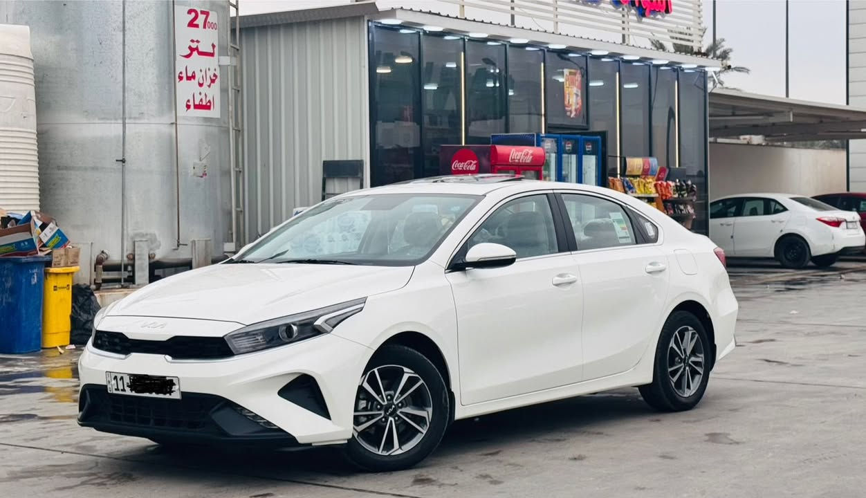 السلام عليكم
كيا سيراتو موديل 2022 
السيارة مكفولة من الصبغ و التبديل و البارد 
محرك 1600 دوش 
ماشية 50 الف حقيقي 
مواصفات
1- فتحة سلايت 
2- اشاير بل مري 
3- ويل كب اصلي 
4- تبريد قطعتين 
5- شادلهة شاشة اصلية ابل كاربلي
6- وشادلهة منضومة زنون اصلية 
7- بيهة سويجات عدد 2 مال الشركة
8- حساس خلفي 
9- لدات امامية + بروجكترات امامية 
داخل السيارة لونين اسود و صحراوي
السبير و العدة مالتهة بعدهن بحالة الوكالة مانازلات 
السعر 172 وبيهة مجال شي بسيط  بغداد الشعله
للاتصال ***********
