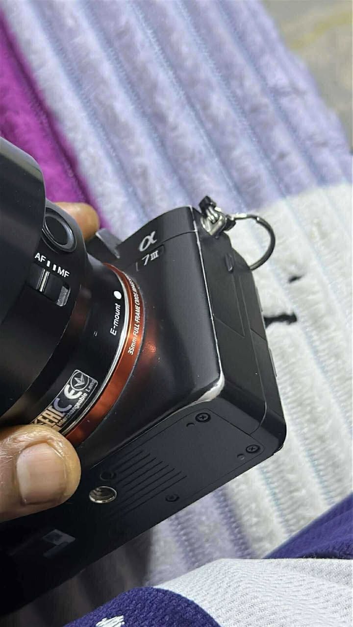 السلام عليكم سوني a7iii بدي فقط شترها 50k سعرها مليون دينار فقط لا اكثر ولا اقل السعر غير قابل للتفاوض شراي راسل مو شراي لا تتعبني وتسئل كلشي موضح كدامك الكامره لا مصلحه ولا شي كارتون كامل شاحنه وقبقها بيع مستعجل عنواني بصرة متوفر توصيل  الكامره فقط صبغها طايح من الاماكن الي موضحه بالصور سبب البيع اشتريت احدث منها وسلامتكم
*********** واتساب اتصال
