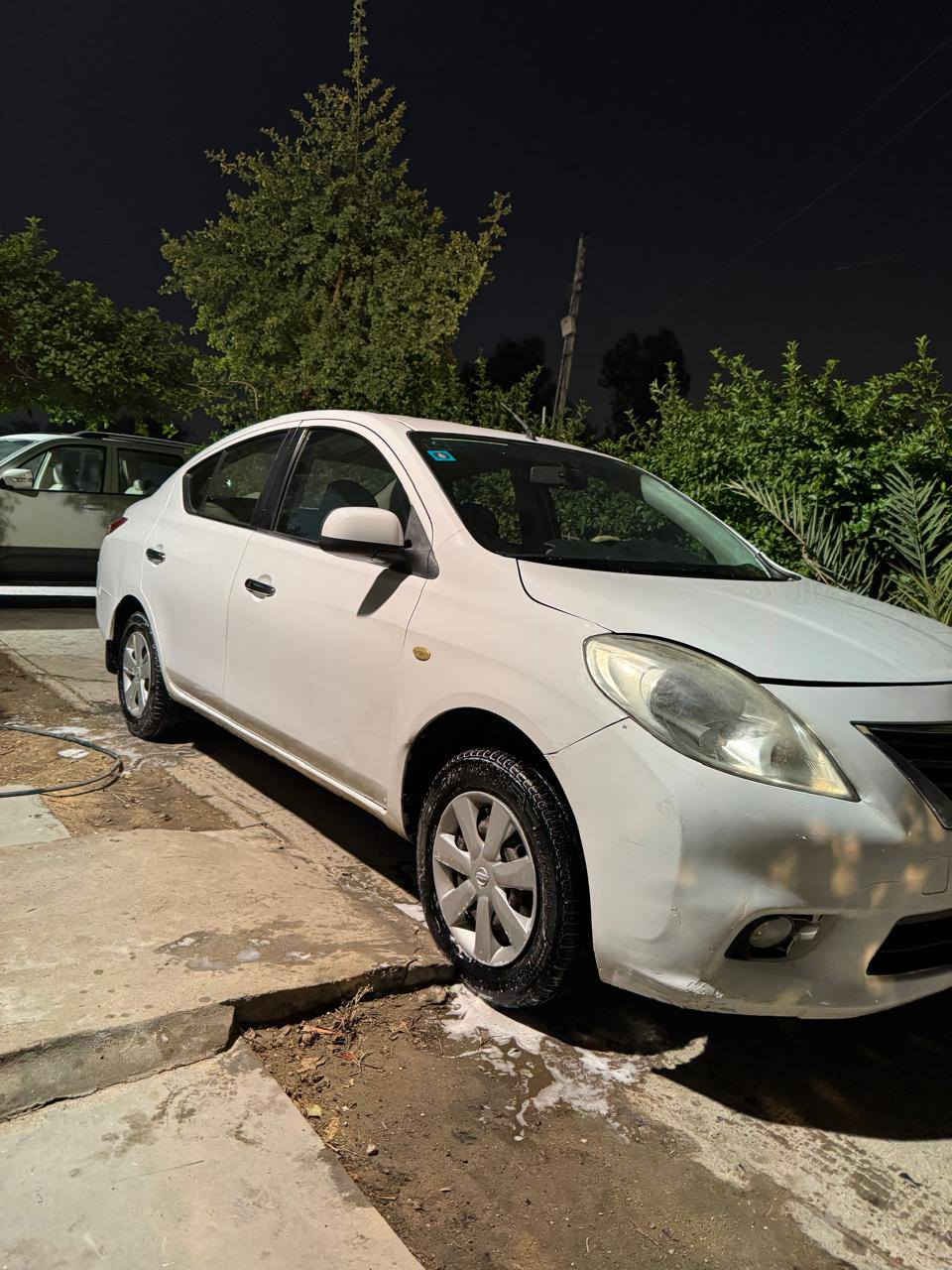 نيسان سني
نيسان سني هندي 2013 باب اول 
كير مكينه مكفولات 
صدر أمامي خلفي جديد 
بيه هلال خلفي صبغ 
ماشيه 97 
عارضه 88 وبيه مجال 
***********
مكاني البياع
