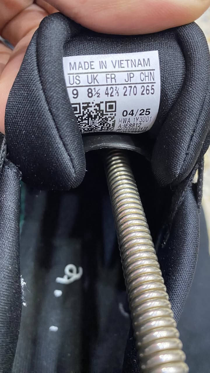 ماركة ادیداس کلاود فوم وكالة اصلي
قياس : ٤٢.٥
طول القدم : ٢٧.٥سم
للحجز دذلي خاص لو واتساب
٧٧٠٨٢٨٤٢٤٢
