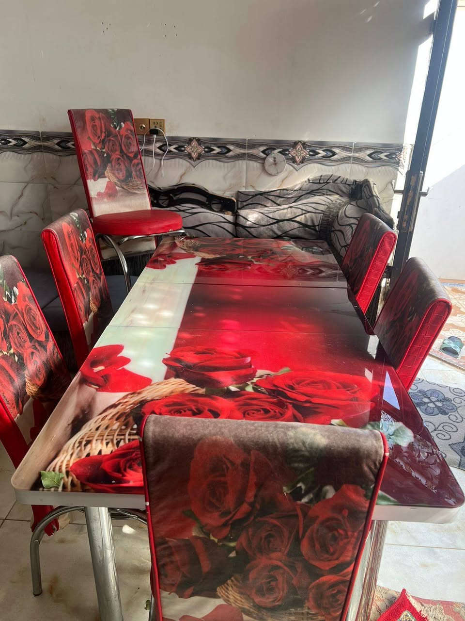 ميز طعام 6 كراسي سلايت سعره 140 مابي ضرر 
تخم قنفات 5 قطع 10 نفرات نضيف تسكام سعره 250 الشراي يتفضل خاص او الاتصال *********** بي واتساب مكاني نجف النجف, العراق
