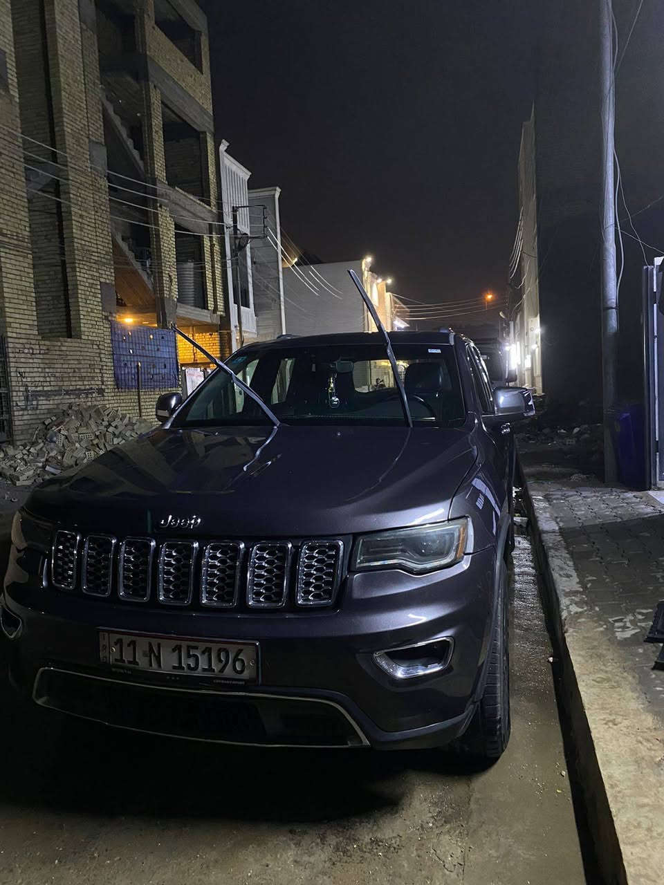 سلام عليكم جيب 19 لمتد(بلاس) فول الفول 
الضرر بنيد وربع الجاملغ  وبالعراق طخه كلش صغيره بالباب وصبغتها على كدها والشاصي اليمنه بي خصره كلش صغيره بدون صبغ ومعجون نهائيا  لغود مابيه شي ابدا وكلشي امبين بالتقرير 
مكينة امبدل بساتم مال 14 
بنورما
وقوف ذاتي
تدفئه تبريد كشنات 
ماوس انظمة قيادة
جنطة كهرباء
ستيرين كهرباء
كشنات خزين ميموري
فور ويل 
زرع لدات منظومة كاملة 
وبعد هوايه مواصفات
للتوضيح تخم تاير قبل اسبوع مع بطارية جدد
مكان السيارة الخضراء 
265 وبيها مجال
الهاتف ( ***********)
