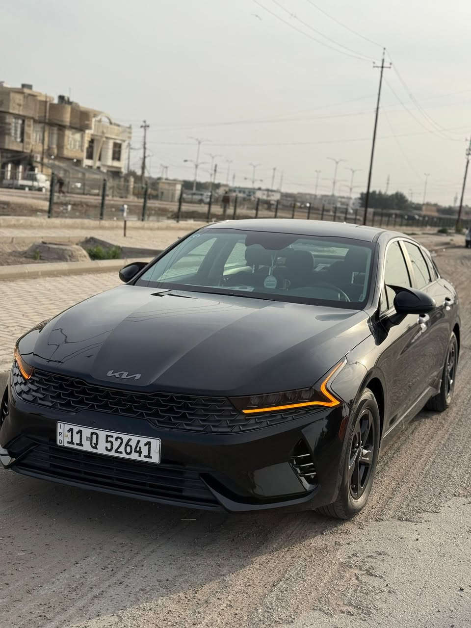 السلام عليكم
للبيع سيارة K5 موديل 2022 
حادث السيارة جاملغات خلفية ثنين وصندوك يعني بس 3 قطع 
بجم كبس 
ماشية 75 الف كيلو فقط 
مكينة 1600 تيربو 
بصمة حساسات
كامرة وشاشة 
رقم بغداد انكليزي باسمي 
تحويل ثاني يوم 
السيارة كلش نضيفة وجاهزة 
السعر145 ورقة 
للاتصال *********** 
العنوان بغداد تقاطع الدرويش حي الاعلام
