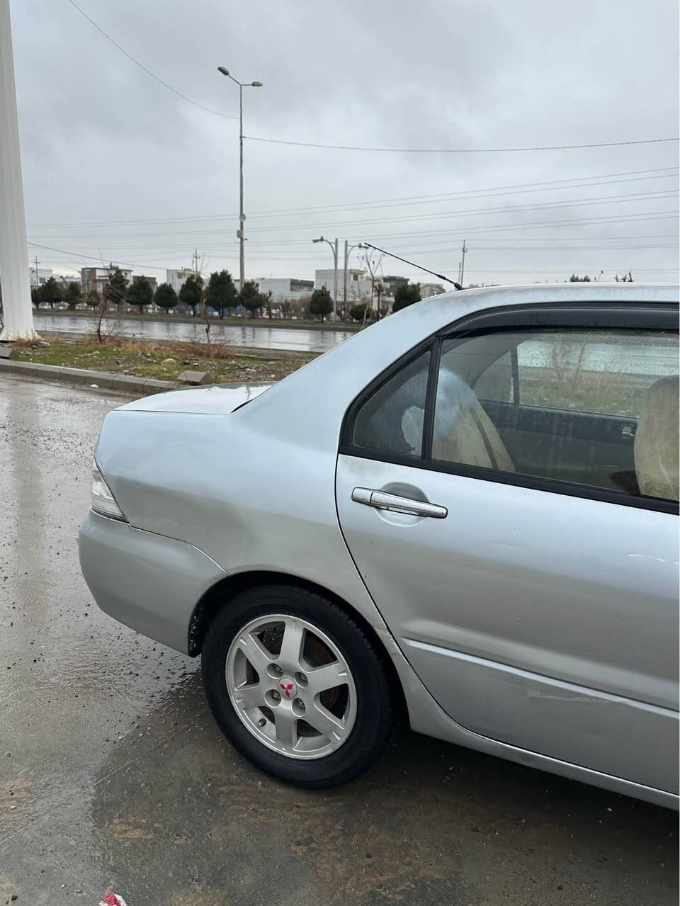 لانسەر 2007
مەکینە گەورە گێڕ ئۆتۆماتیک 
ناوزەرد ئabs دەبڵ ئێرباک 
5ویل کەپ 
سەنەوی وڕەقەمی تازەیە بەناوی خۆمەوە هه تا 2031
پێش وپشتی کەپس
4پارچەی بۆیاغە 
سعری 71گەڵاو مەجالێکی کەم 
***********
*********** رانية, السليمانية
