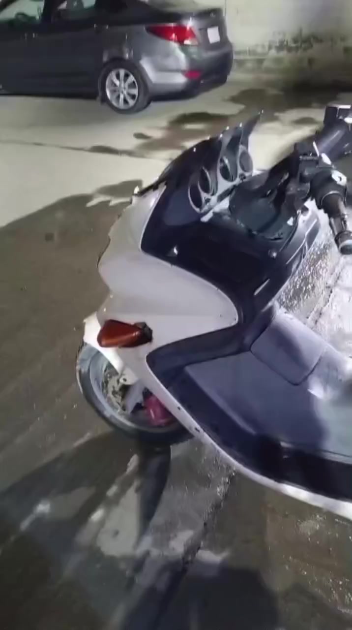 لبيع كوم حديد مكاني بغداد قرب معارض الحبيبيه استفسار ع واتساب وبخدمتكم ***********    سعر ٣٥٠ وبيه مجال
