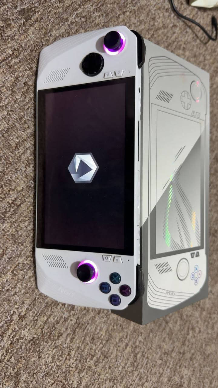 اسوس روك الاي  z1 ذاكره 512 ملحقات كامله باكيت جهاز جديد مثل ما موظح عندك بل صوره  شاحنه سعره 575 
اسوس روك الاي اكستريم z1e ذاكره 512 ملحقات  شاحنه اجهزه مكفوله وأسعار ثابته وملحقات اضافيه موجوده اضافه الى جوستك وكيبورد وماوس كيمنك اي شي تريد اتصل وادلل  واتس او خط***********
