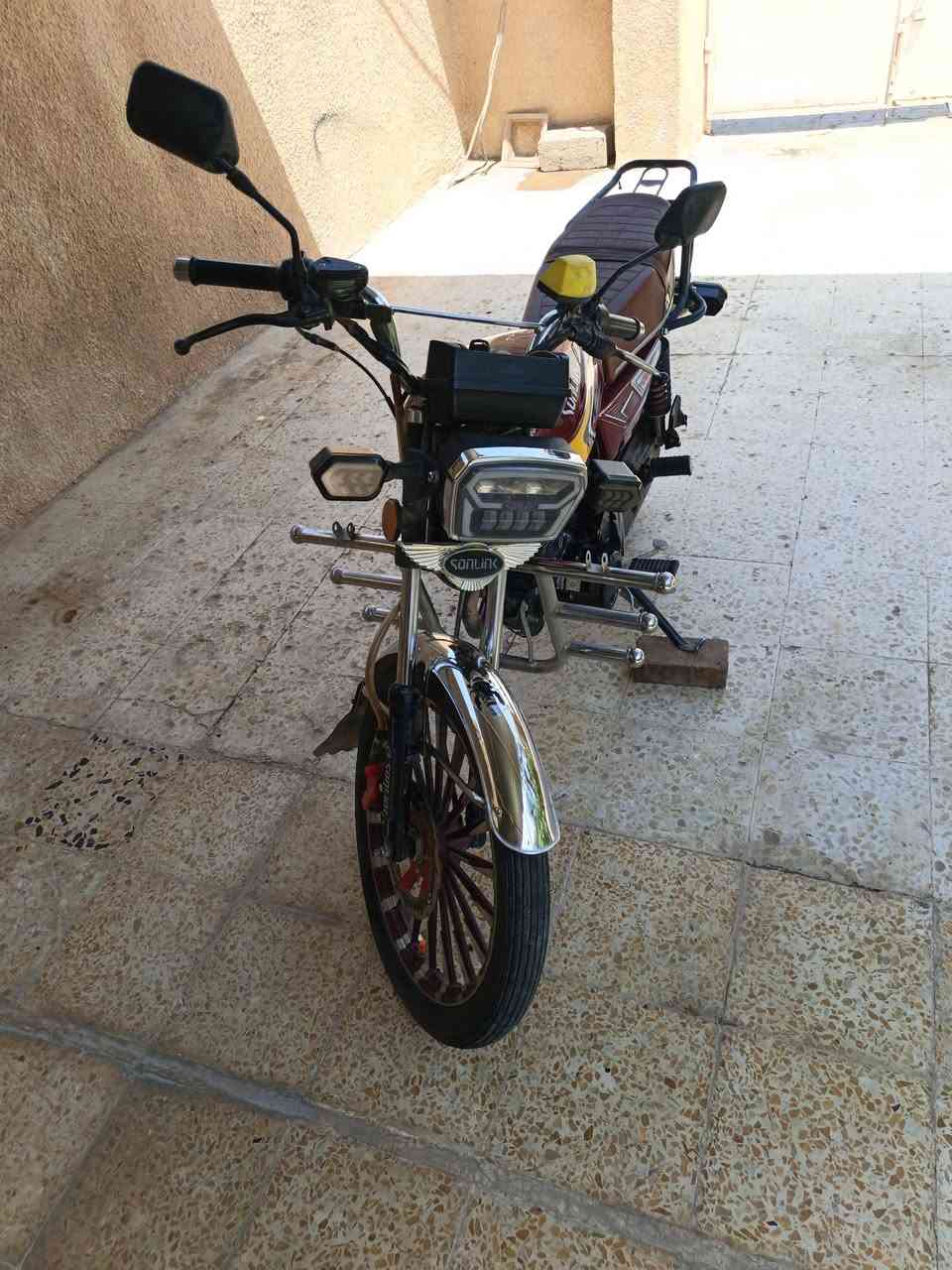 سلام عليكم ايراني للبيع بلادي محرك 200چواكيچ السعر ٦٥٠ 
رقمي ***********منفيس بصمات كلها موجوده ونضافه 95/100بي خيط تبخر
