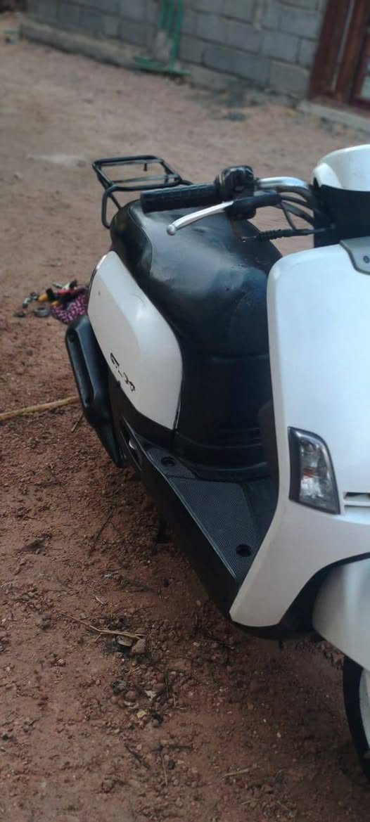 سلام عليكم متاح دراجه بوليس كابريتر للبيع دراجه ما مفتوحه دراجه قبل 5 شهر طلعه من المعرض سلف هندر كلشي شغال بس الطوافه مال البانزين ما تشتغل كابريتر بلادي كفرات بلادي دراجه صوته ناعم كلش هاي الدراجه كدامكم السعر (750) رقم المبايل *********** بي واتساب مكان كربلاء البوبيات  حي الله الشراي
