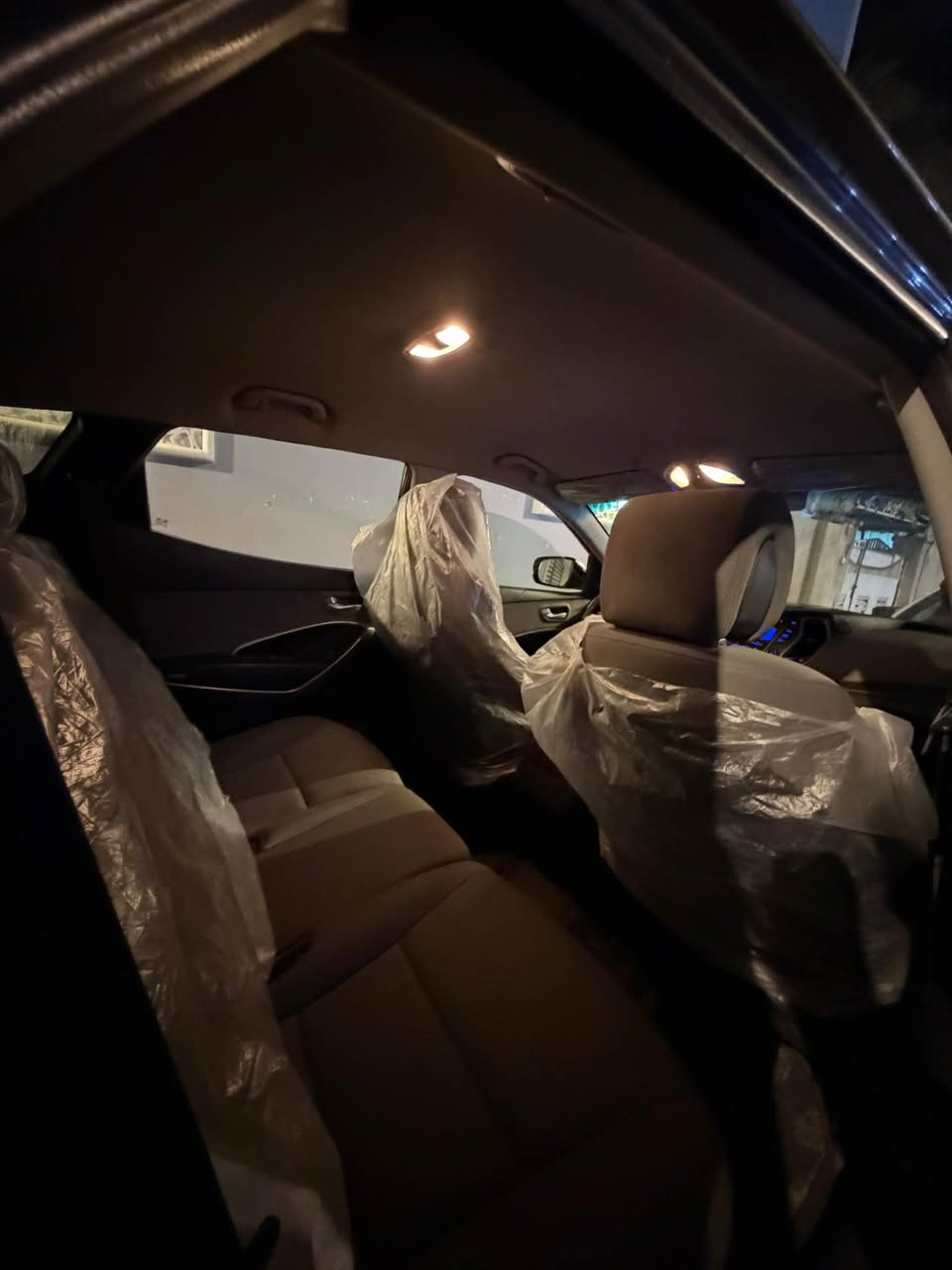 السلام عليكم
هيونداي سنتافي كندي موديل 2016   السيارة 7 راكب
داخله كلين تايتل يعني مدخلينها كفالة لا حادث ولا غرق
هنا صار بيها عندي جاملغ خلفي انضرب وصلحته وصار بي صبغ كلير  مع باب الجنطة فقط 
واجه بيها من كندا جاملغ كدام بي كلير بلاد 
هذا الفقط الي بيها 
السيارة جاهزة واحلى من الصور 
رقم ذي قار  الجديد بأسمنا  مشروع وطني والي ياخذها نشرط علي تحويل
ويتم تحويلها هنا  بالبصرة 
السيارة تبريدها ثلج مكينتها ماشاءلله كلش حلوه وكيرها حلو 
علماً. اليوم سويتلها سونار وعندي كتاب الفحص مالها حتى اكون صادق امام رب العالمين
السيارة مايحتاج اكول مواصفاتها معروفة  فول عدا الفتحة 
مكان السيارة
 البصرة ياسين خريبط 
سعرها 126 ورقة وبيها مجال وماكو بهيج سعر 
رقم الهاتف *********** البصرة, العراق
