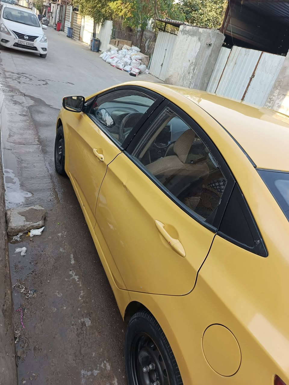 السلام عليكم أكسنت خليجي 2014 محرك 1600 دوش قطرتين مكفوله شواصي دواخل لغود مكينه مابيه لا تبخير ولا تنقيص  سياره بيهه ملاحضات بسيطه رقمهه بغداد ماصارلي شهر من شديت ارقام وسنويه جديده وهزه جديده بأسمي يعني تحويل بنفس ليوم تحولهه بدون هزه وفحص عنواني بغداد مدينة الصدر اتصال فقط مارد خاص *********** السعر 85 وبيه مجااااااال
