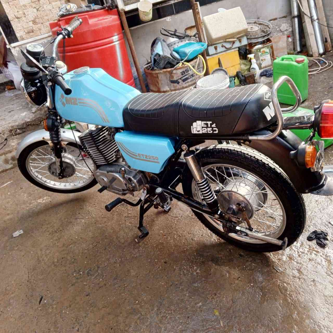 اسلام عليكم دراجه للبيع 82 شرط مكينه خرسه اغلب غراضه المانيه كيلو متر يدات كلج وبريك امانيات وياله عسكريه كيلو متر الماني تايرات نقشه المانيه ماصده وطاسه المانيه جاملغات المانيه صالنصه 7 فلاتر توصا دبلات الامامي المانيات جويه لحيم مابيه ماكنيت سايس 6 الدراجه بدون مكاني طويريج ***********
