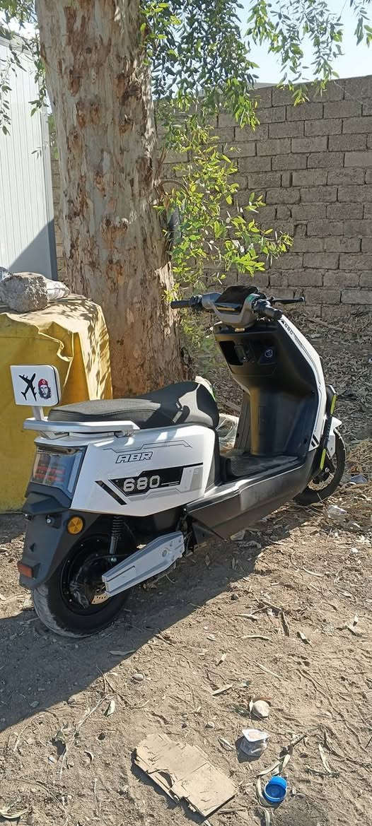 شرط الفحص اخو الجديد كلشي ما مفتوح حتى بنجر ما بي
مع زوج سويجات وزوج كرتات وزوج بصمه  للفتح + مريات غراضه كلا كامله
نظام شحن تلقائي شاحنه اصليه 
للاستفتار***********
