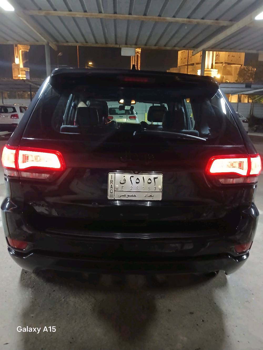 السلام عليك عارض جيب كراند شيروكي لاريدو سوداء للبيع تم تصنيعها عام ٢٠١٨
وارد أمريكي بيها خوش مواصفات هي
كاميرا خلفية
مستشعر وقوف
تدفئة مقاعد
بصمة
شاشة
مراية جانبية كهربائية 
جامة السايق كهربائية
جامع راكب الصدر كهربائية
إنذار 
تحكم تلقائي بدرجة الحرارة
مصابيح ليد 
تدفئة الستيرن. و المقود
4×4
مصابيح ضبابية لكشف الضباب
زر تشغيل 
ضوء عالي تلقائي
جنطة كهربائية
حساسات ضغط الإطارات
نظام تنبيه السائق و مقعد الصدر عند عدم لبس حزام الأمان





بيها خمس قطع
الجاملغات الامامي 
بنيد
باب الصدر
باب المقع الخلفي الموجود خلف السائق
السعر ١٧٨٠٠
للاتصال اتصل على ***********
          او اتصل على ***********
الموقع.        ( بغداد -الغزالية)