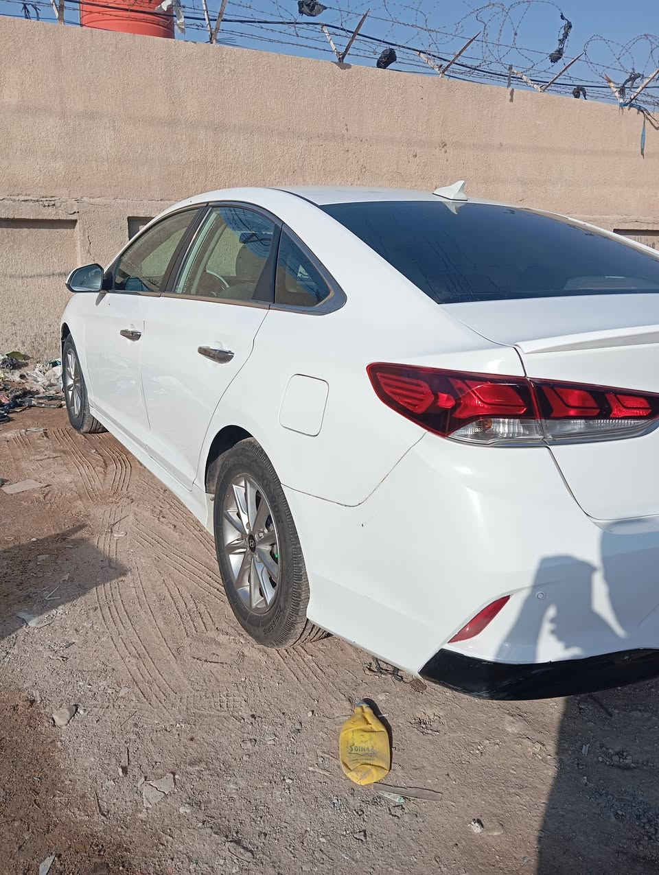 سوناتا موديل 18 وارد مريكي حادثه مداكر مامي فقط   وبيهه ربع داير لخلفي  رقم ميسان  تتحول بشهر 2  سياره   جاهزه مكان البصره  سعر 115 وبيهه مجال للشراي ***********
