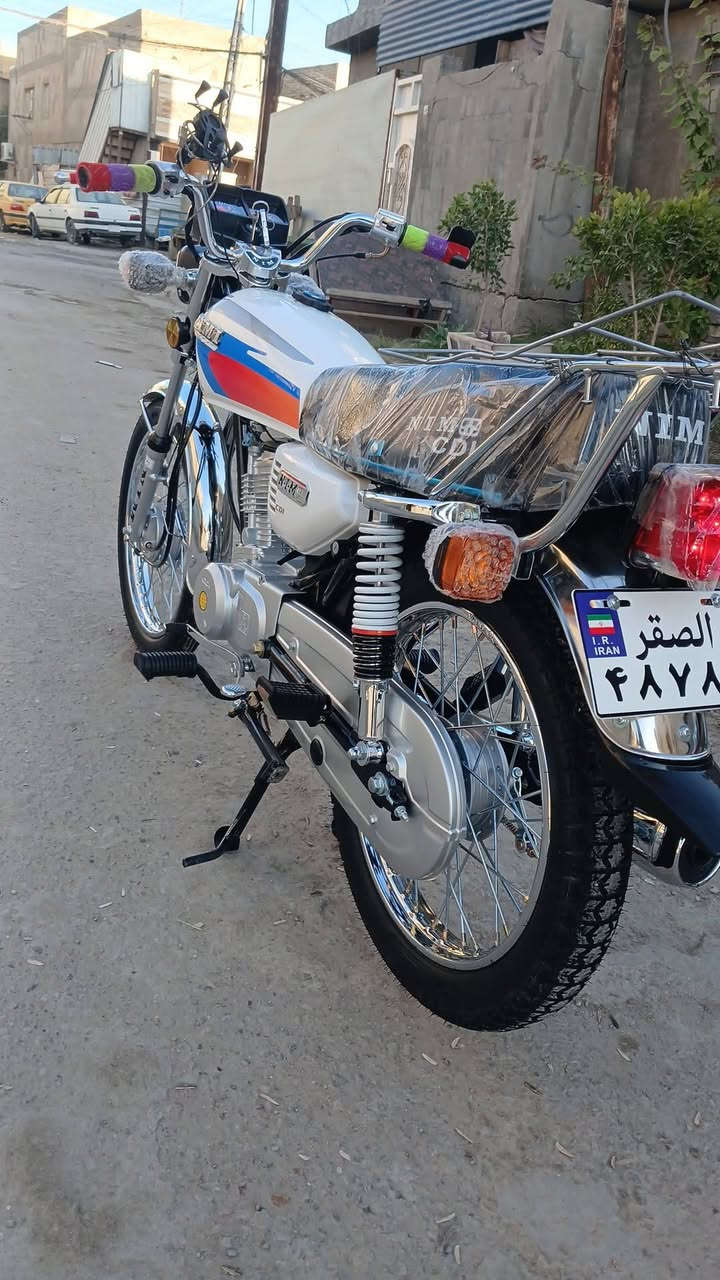 السلام عليكم دراجه ايرانيه نامه 4 قير ثلاث اوراق ماشيه 2200 الدراجه خيره من الله مكاني بغداد البياع شرطه الخامسه للتواصل عبر الواتساب او رصيد***********
