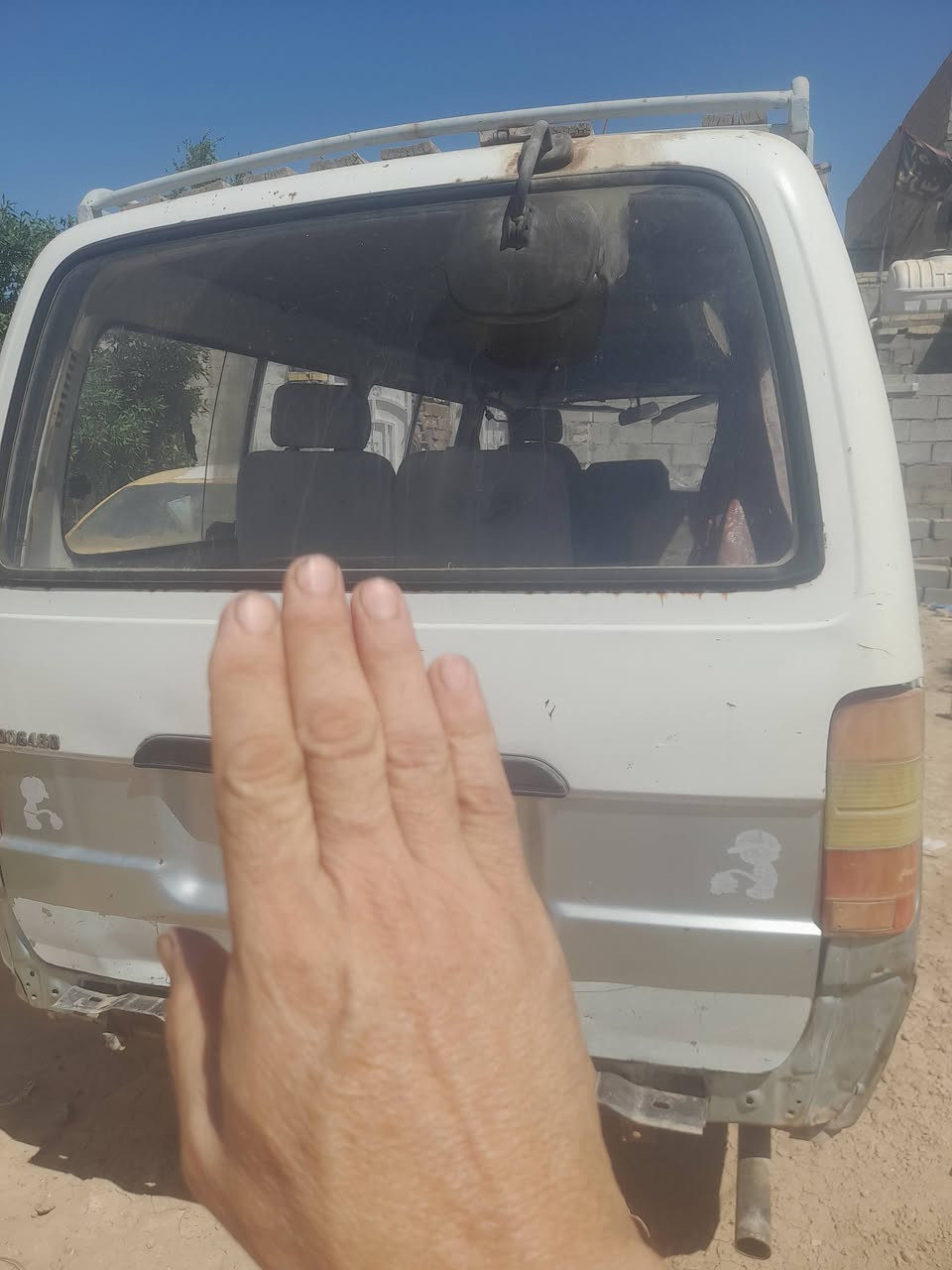 موديل ٢٠٠٩ رقم انبار صدامي راعيها بغداد مستمسكاته عندي مكينة ونجي سيارة متروكة صار ٣ اشهر او اقل نقص تنفيس الكلج السعر قيم باليرضاه الله 
*********** مكاني بغداد
