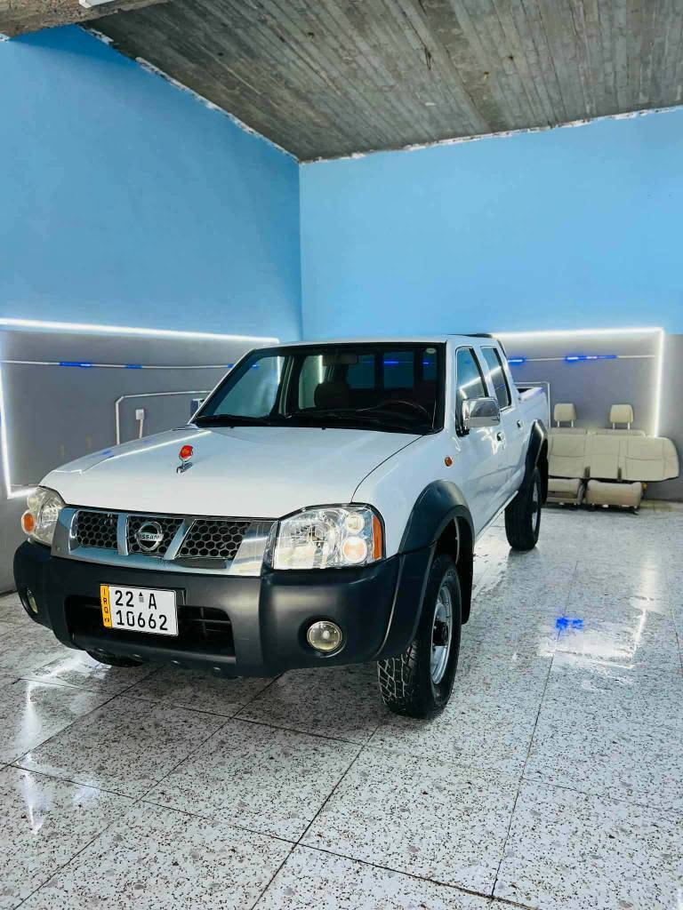 نیسان پیکاب دەبڵ ئەکسل مۆدێل 2006 یابانی سەنەویی تازە نووێکراوەتەوە تا 2031بەناوخۆمە گێڕوومەکینە ئەکسل بەشەرت چرکەیی تێدانیە وەک سەحاتە بەشەرت چوارتایەیی تازەیی بۆکڕاوە یەک پارچەیی سبوخە بێ ناوگرتن یە ک پەڵە تە حدیلی بچوکی پێوەیە هەیکەلی سەیارەکە زۆرجوان ماوەتەوە چاڵوو شوختی وردەیی نیە  چرکەو 100دۆلاربشکێنە نرخی 130 گەڵاو مەجالێکی برایانە ***********
شوێن ڕانیە رانية, السليمانية
