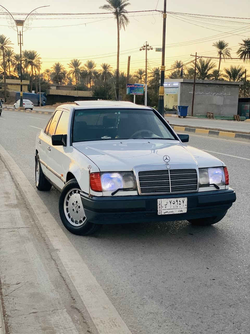 السلام عليكم مرسيدس دب 300E موديل 1987رقم بغداد السنوية لغاية 29 مكينه راس الثور 2500 أربعة جام كهرباء تبريد تدفئة فتحة سقف طگتين كله شغال السيارة نضيفة مصبوغة جمالية مكان السيارة كربلاء السعر 72 ورقة وبيه مجال بسيط غير متواجد على الفيس 
الاستفسار والاتصال : 

‭٠٧٧٣ ٢٤٢ ٩٩١٣
***********
