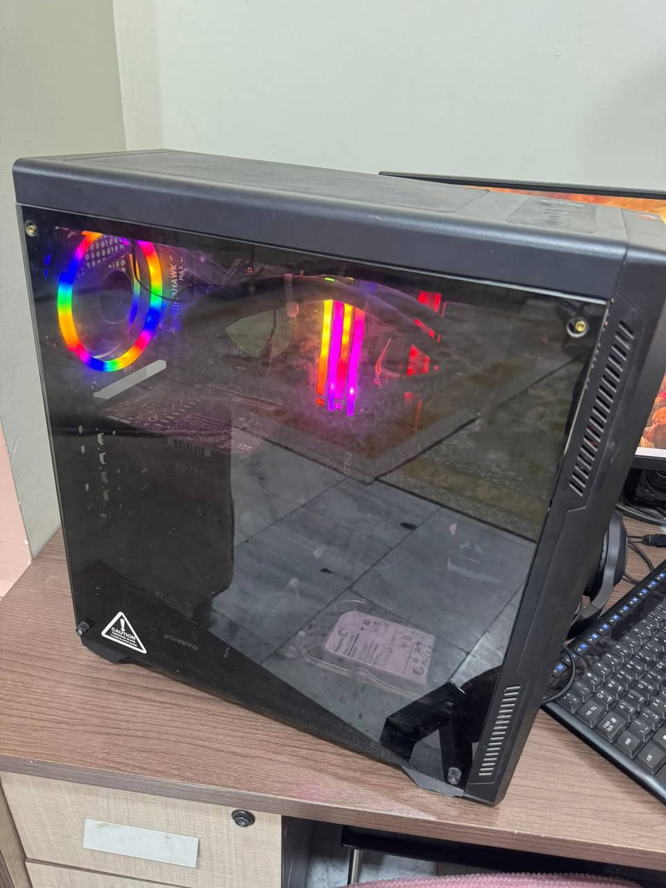 تجميعه البيع بسعر ٨٠٠
* المعالج: AMD Ryzen 5 3600X

* الرام: 64GB (16x4)

* اللوحة: MSI B450 TOMAHAWK MAX

* كارت الشاشة: NVIDIA GTX 1050 Ti 4GB

* هارد 2 TB نوع M2 سامسونج 

* منظومة تبريد مائية للمعالج


**إذا كنت صاحب هذا الإعلان وتريد حذفه لأي سبب، رجاءا أرسل رسالة إلى الدعم الفني**