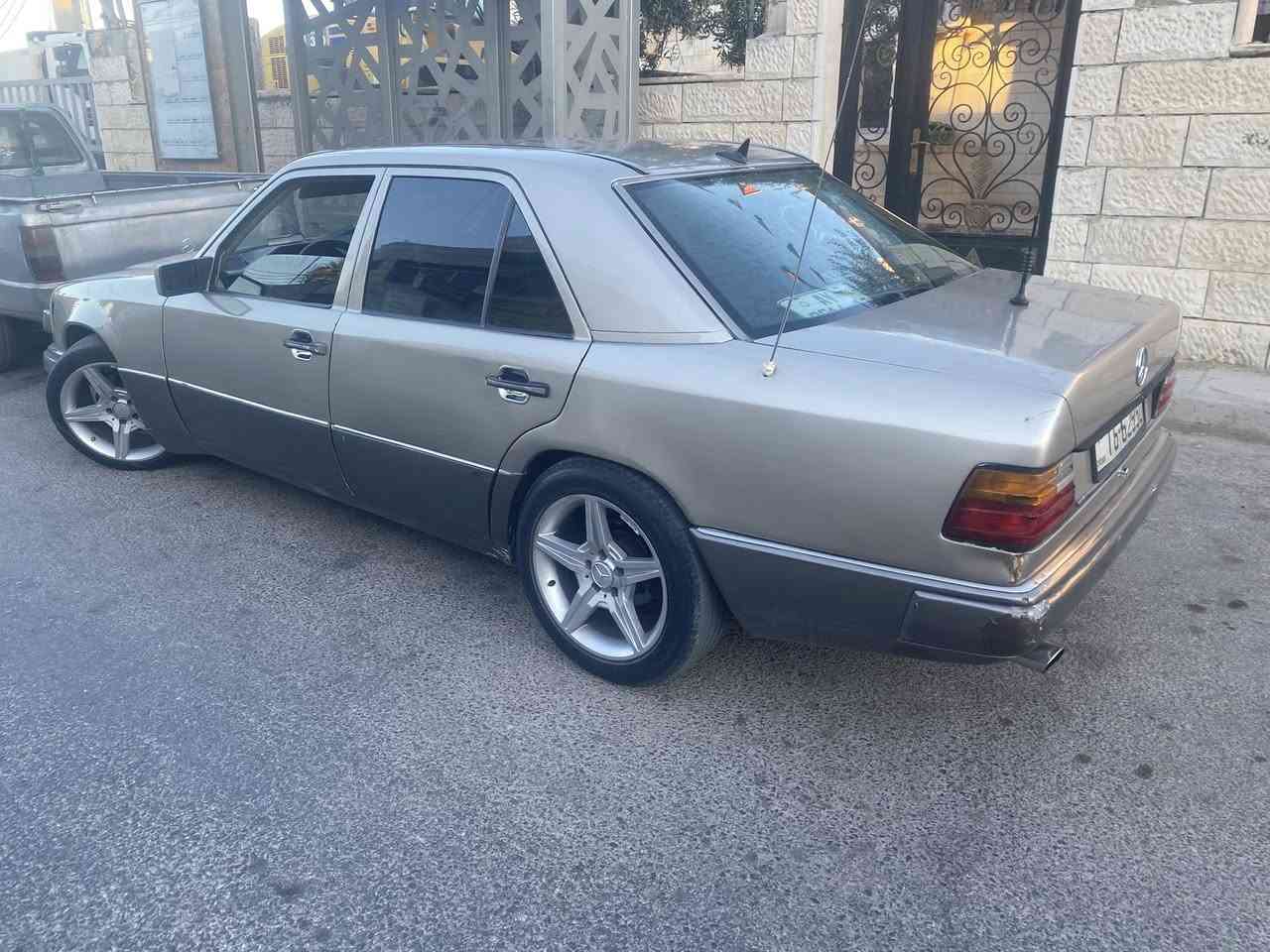 مارسيدسً مالك اول من 35 سنه سياره بوضع الشركه
موديل 87 محدثه 95 قير توماتيك كراسي جلد كهربا جنط 17  مرسيدس اصلي AMg كوشوك اله شهرين راكب. مشيه وكاله ترخيص سنه كامله  سياره بشكل عام بحالت الوكاله  للتواصل 0777512589


**إذا كنت صاحب هذا الإعلان وتريد حذفه لأي سبب، رجاءا أرسل رسالة إلى الدعم الفني**