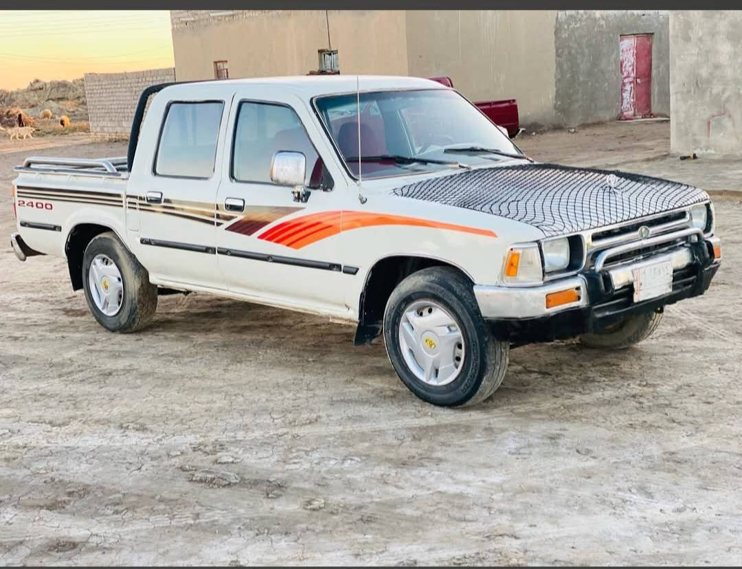 السلام عليكم للبيع تيوتا موديل ٩٥ مصبوغه عام جماليه دشبول احمر استيرن بور محرك اكروسيده  سنويه جديده رقم ميسان بسمي مشروع وطني  السعر ٤٥ وبيه مجال بسيط  *********** مكانه واسط
