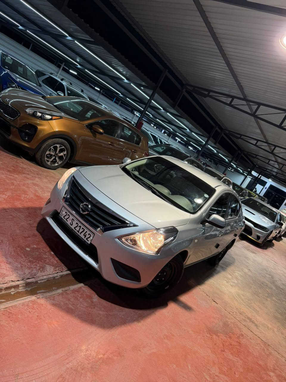 السلام عليكم
نيسان سني 
موديل 2024
بليته زركه
سياره استلم شركه والنضافه شوف العين 
مواضفاته معروفه 
رقم أربيل 
(تحويل وكاله ) موجود 
بيه بارد جالمغ خلفي فقط 
سعر السياره 
(123) وبيه مجال 
اي استفسار الإتصال 
***********
