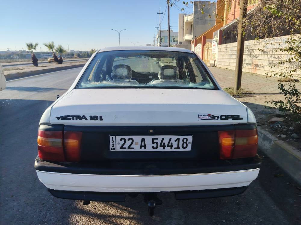 سياره اوبل فكترا  حجم 16باور سياره نظيفه جدا كولشي مابي شرط بدون ضربه سنويه جديد لل 2030بي دفتر بنزين كهربائية كلها شغال تخم صدر جديد سعر 40وبي مجال بسيط عنوان كركوك رقم هاتف *********** كركوك, العراق
