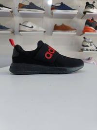 اديداس كلاود فوم اصلي اورجنال ▪️قياس 41---26cm طول القدم  👟 طبي وزن خف...