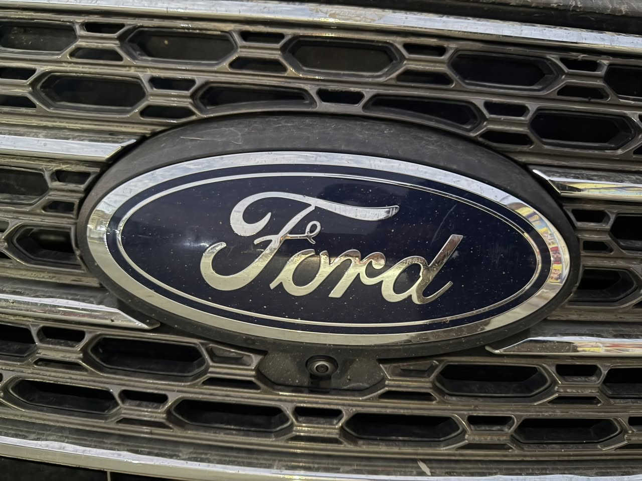 السلام عليكم ، فورد اكسبلور موديل 21 ماشيه 57 فول فول مواصفات بدون حادث مح ك 3000 توين تيربو 6 سلندر بانورما كراسي جلد طبيعي تدفاه وتبريد مساج خزن مموري رادار تبريد مركزي وهواي مواصفات سعر 32 الف دولار ***********
