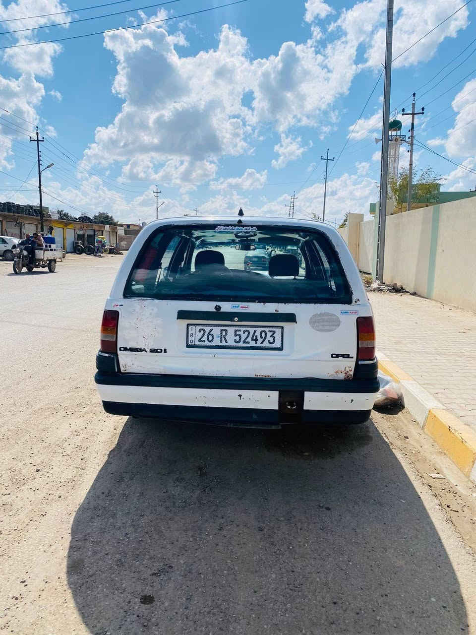 السلام عليكم يوجد سياره اوبل اوميكا ستيشن للبيع نضيفه جاهزه من الدعاميه للدعاميه رقم دولي لل 30 بأسمي دوشمه كامله محرك لا صرف ولا تبخير كير بلشرط تواير جدد الشرايع يتصل ***********
