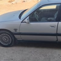 اوبل اوميكا • ١٩٩٢ • مكفولات