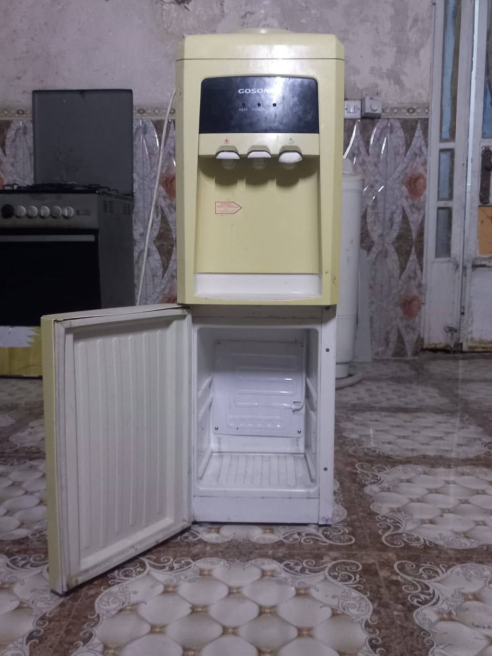 مبرده الالمنيوم ٥٠ قفل
كاونتر ٩٠ 
براد ٤٥ 
كراسي ٣٠ 
طباخ ٤٥


**إذا كنت صاحب هذا الإعلان وتريد حذفه لأي سبب، رجاءا أرسل رسالة إلى الدعم الفني**