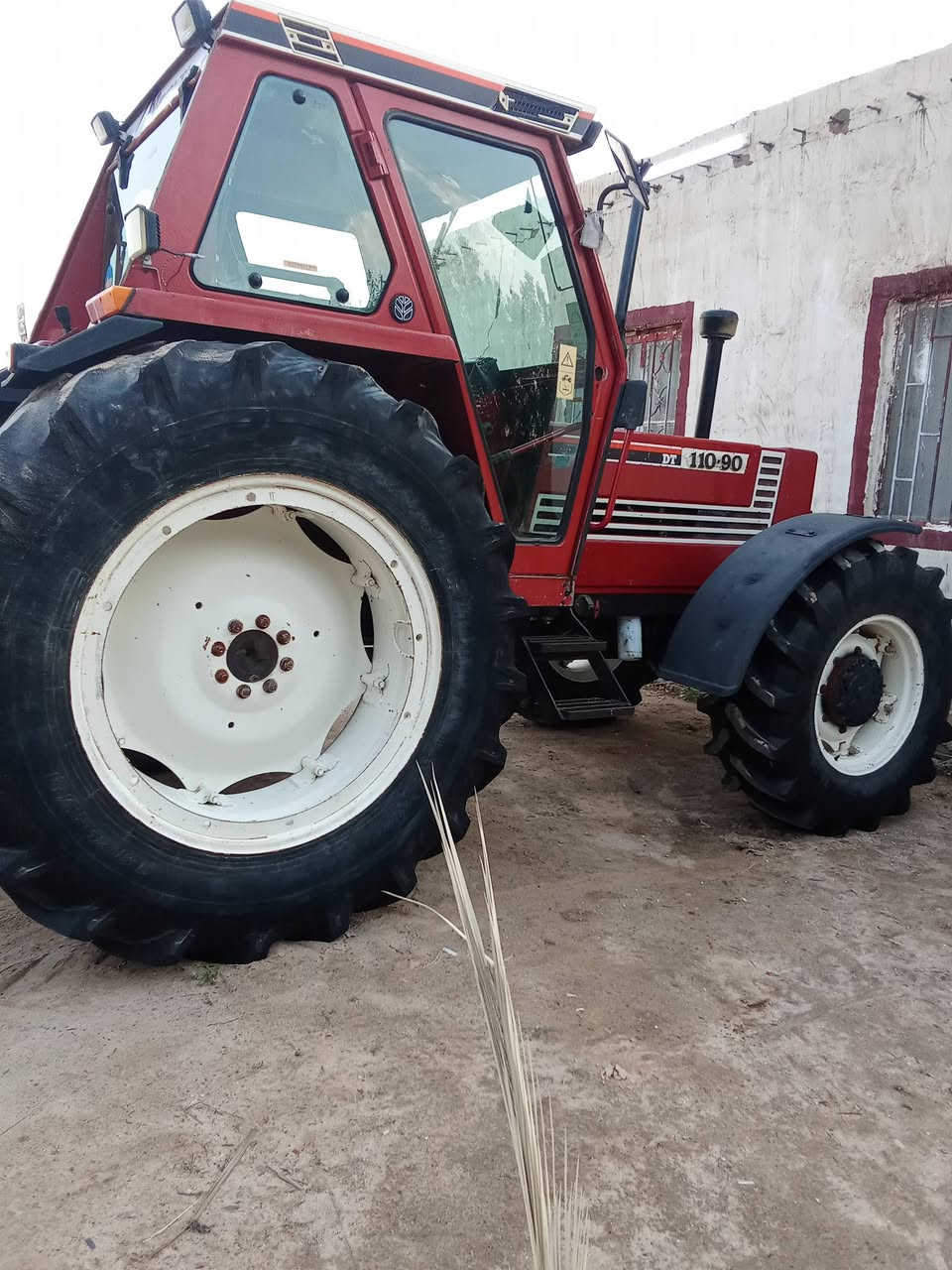 سلام عليكم مكينه للبيع فيات مكفوله من كل شئ تكمه عريضه اكسن بارز وراها فدان 14 البير جديد سعر 35 مكاني كربلاء ***********
