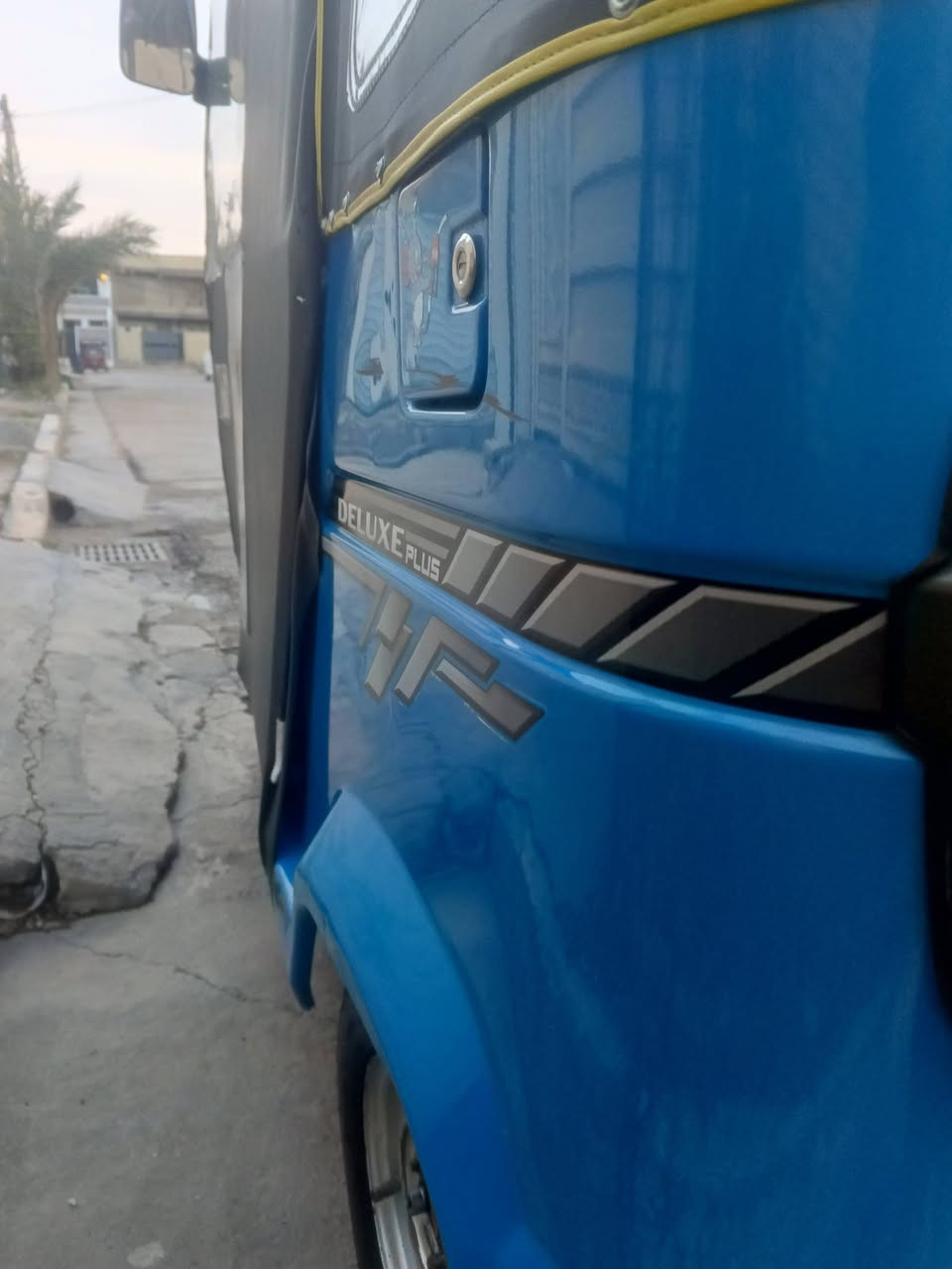 السلام عليكم تكتك للبيع موديل 21 بيهة ضربه بل لغد سعرهة 7750 وبيهةمجال التفاصيل على هاذة الرقم ***********
