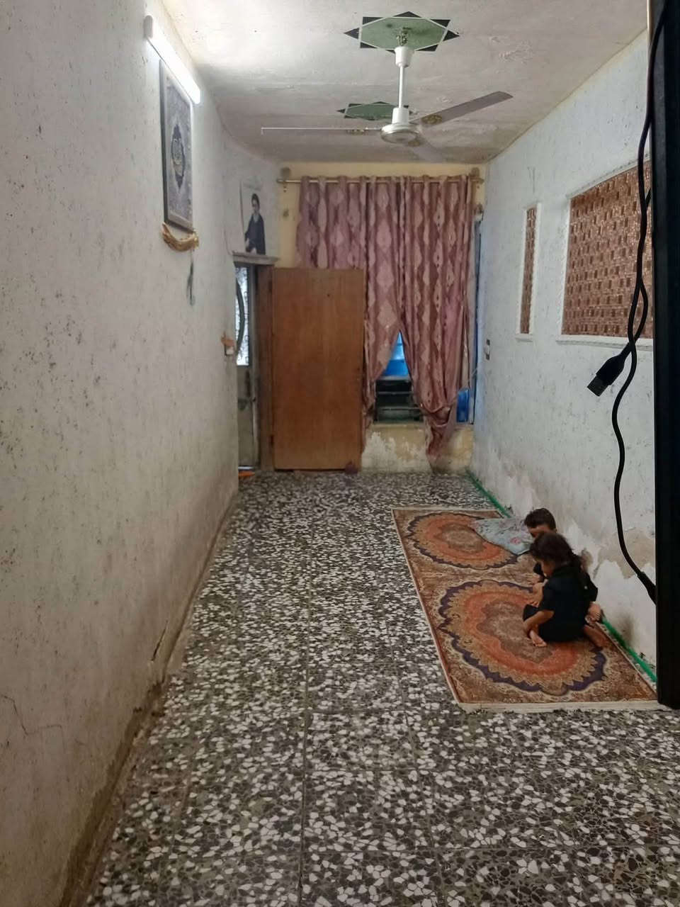 سلام عليكم
دار للبيع المساعه ١٠٠يتكون من ستقبال وصاله غرفه نوم  
الطابق الثاني غرف نوم وصاله جنس العقار طابو ملك صرف ابيع بحساب كاع البيت تعبان السعر ٦٠
بي مجال للشراي لاستفسار ***********@إشارة
