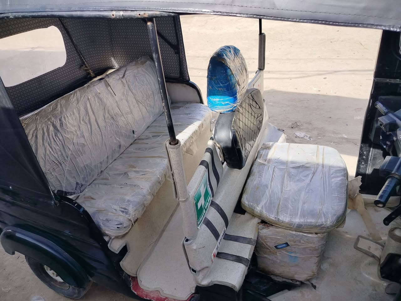 سلام عليكم تكتك للبيع معمره دوس موديل 15اوراق صولي عوزه بستم اوضفاير التكتك حالين شغاله  مستعجل ع بيعه ***********
