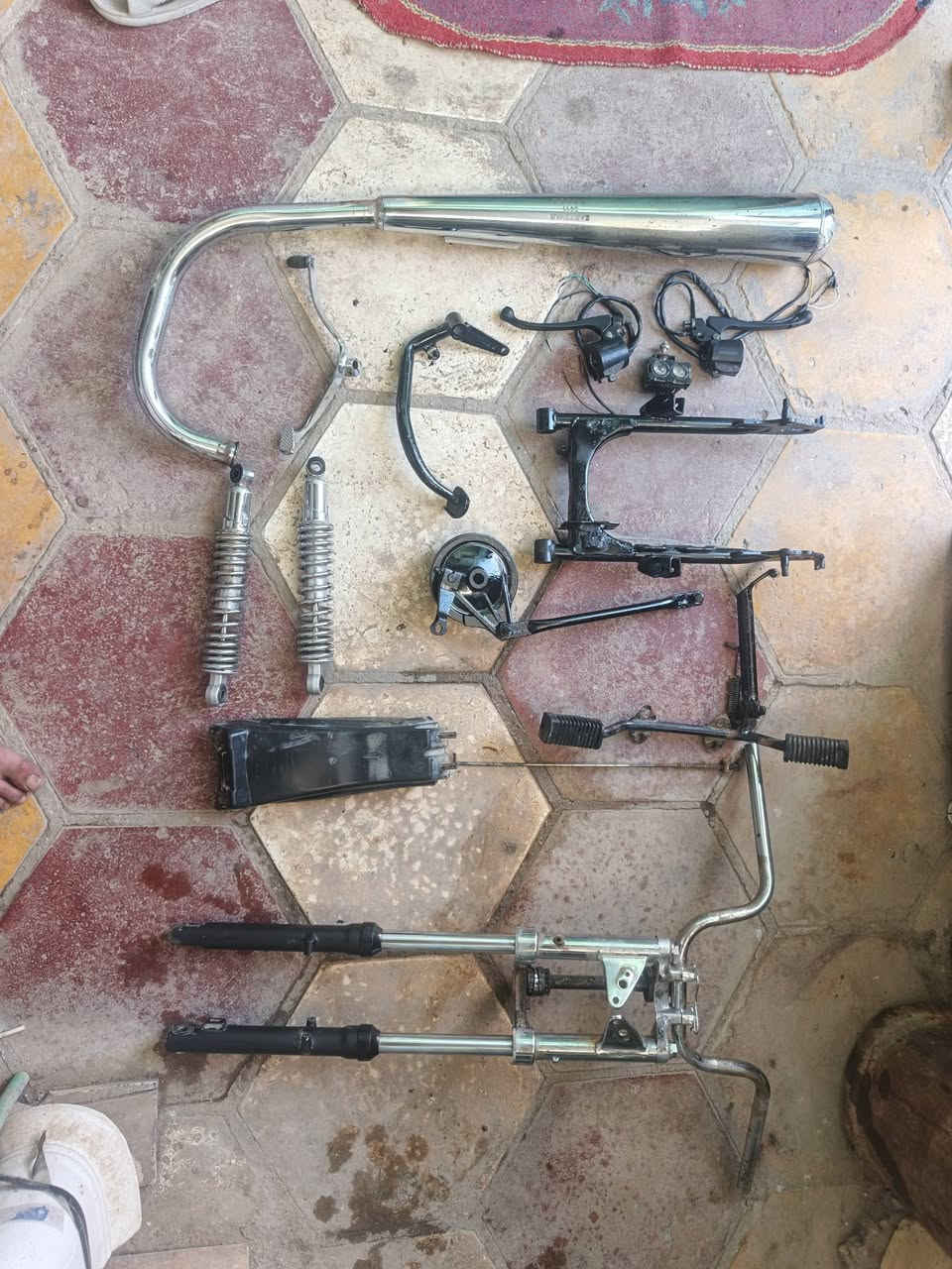 غراض ربعه كير البيع 
ماشه  مال ربيدو أصلي سعر ٧ ألف 
صالنصه كاتم ٢٠١١ سعر ١٠ ألف 
دبلات خلفي مال نامه شغالات سعر ٨ ألف 
سدر انتنس أصلي  سعر ١٨ ألف 
يدات كهربائيات شركت نتنس سعر ٦ ألف 
دوست بريك سعر ٢ ألف 
طبله بريك كامله هيه وشيش مالته سعر ٤ الف 
دواسات محرك وستانه صفح سعر ٤ الف
يدت نمر ب ٢ ألف 
ليت شغال بس عالي بيض ب ١ ألف + طبر باز ب١ للف


**إذا كنت صاحب هذا الإعلان وتريد حذفه لأي سبب، رجاءا أرسل رسالة إلى الدعم الفني**