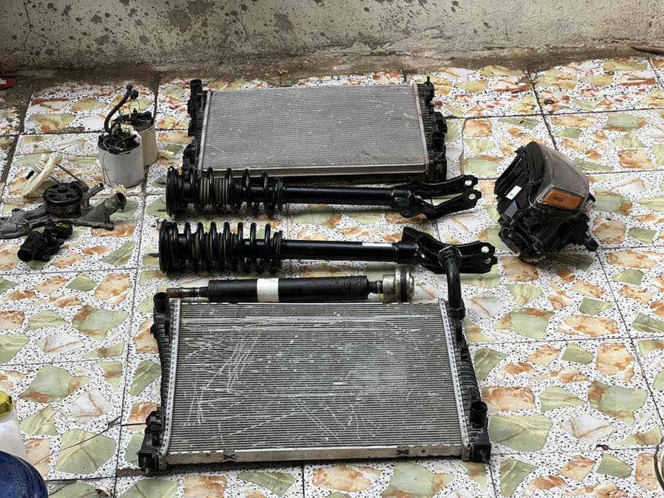 غراض جيب دبلات   شرط تفصيخ جديد بس واحد بي شويه ضعف واحد كارتون كاردن مال فور ويل الكصير رقمه 642 راديترات ثنين وحده 14وحده 18عبوات ثنين لايت ابو لد مال 18كوع قبق راديتر  مكاني نجف قسم واخذ ***********
