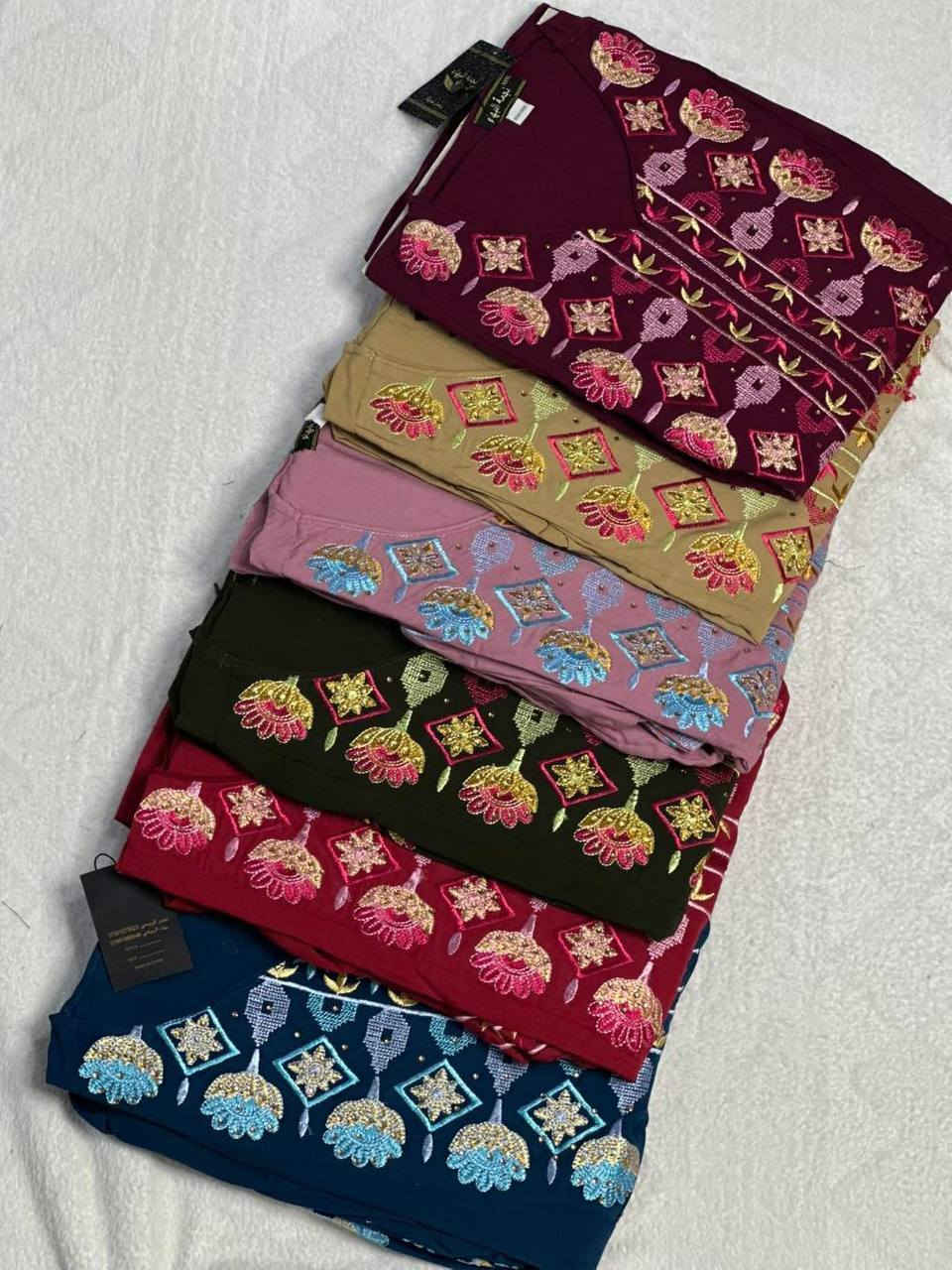 كشمير الخامة الاصليه الغنيه عن تعريف 
الفصال وشغل المغربي 
مكفول شرط الفحص
درزن موديل واحد بالاوانه 
🔥🔥سعر الدرزن 120

L XL 2XL 3XL قالب راهي

التواصل والستفسار  على الرقم: 

***********
