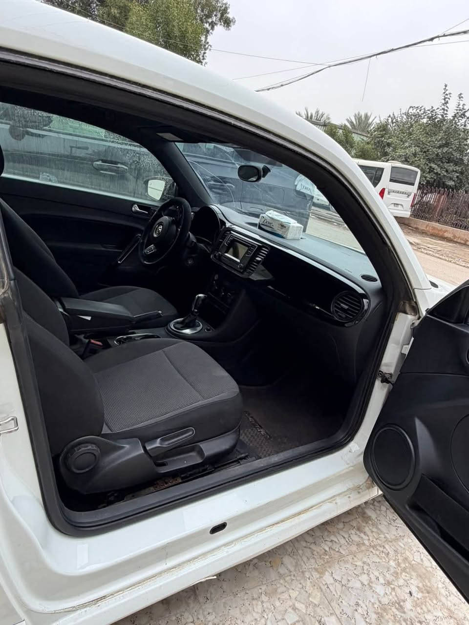 السلام عليكم 
للبيع بيتل موديل 2019 وارد امريكي
رقم بغداد مشروع وطني 
لون ابيض 
مواصفات السياره:
محرك 2000 تيربو
شاشة + كامره قلابه
كشنات مخمل 
رادارات جانبيه
اشاير مري
كير +محرك كفاله 
صدر امامي خلفي جاهز 
حادث السياره: 
جاملغ و بنيد و باب السايق مفتوح و مشدود نفسه بس بالسونار يقره تبديل لان مفتوح ومشدود 

بسعر مناسب  ب 105 و بيه مجال بسيط  

مكان السياره واسط / الكوت 
للاستفسار ***********
