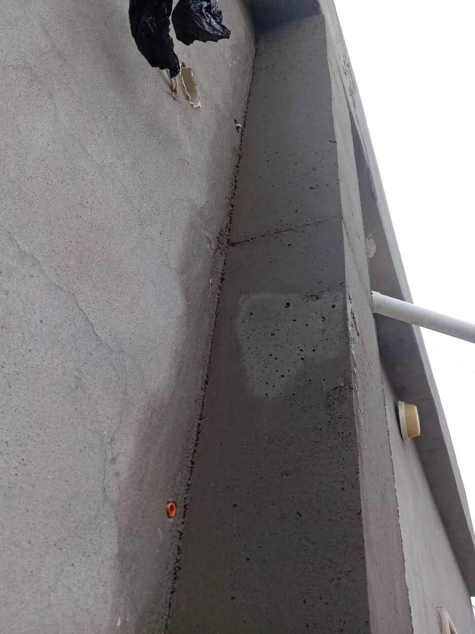 سلام عليكم يوجد قوالب صب دنگ نضام فيشر يعني ايتكسير ماكو بل حائط معا التسليح والصب  ***********
