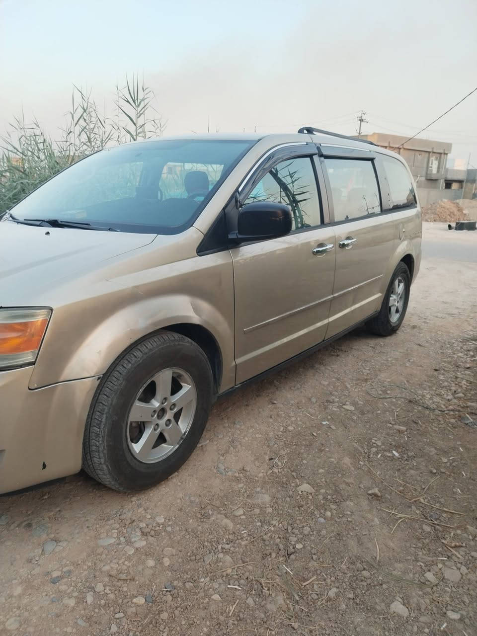 السلام عليكم من رخصة مدير الكروب دوج كرفان موديل 2010 لون ذهبي محرك 3300 تبريد ٣ كراسي بلع سياحي سياره جهازه وراد أمريكي حادثه باب سلايت الأيمن السعر 95 وبيه مجال ولسونار موجد ويه صور
***********
***********  ابو محمد
