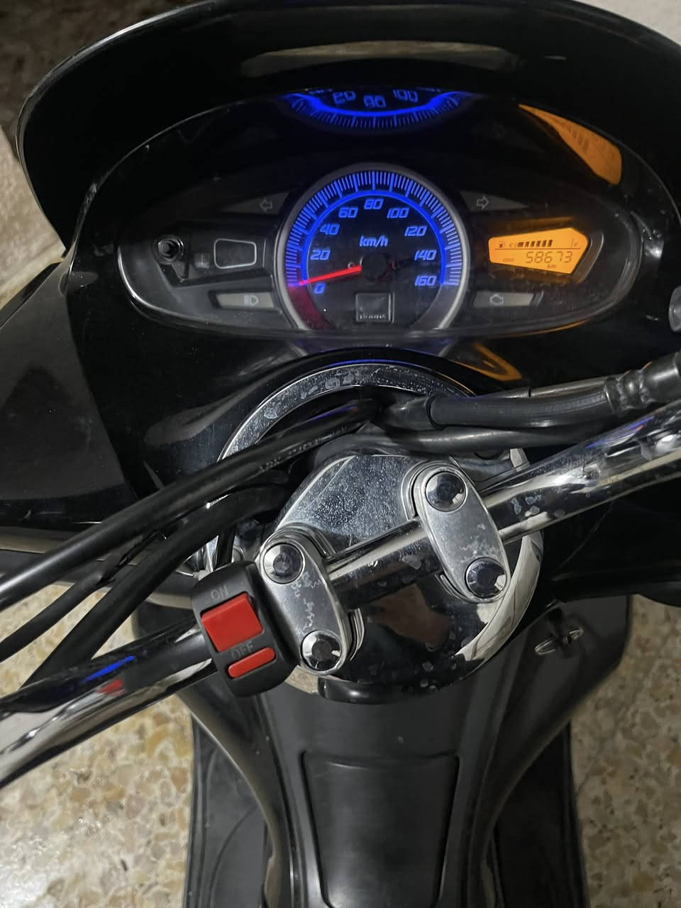 بسي اكس الجيل الاول يباني حرف A مكينه ١٢٥ مكفوله كفاله عامه العنوان بغداد البنوك***********
