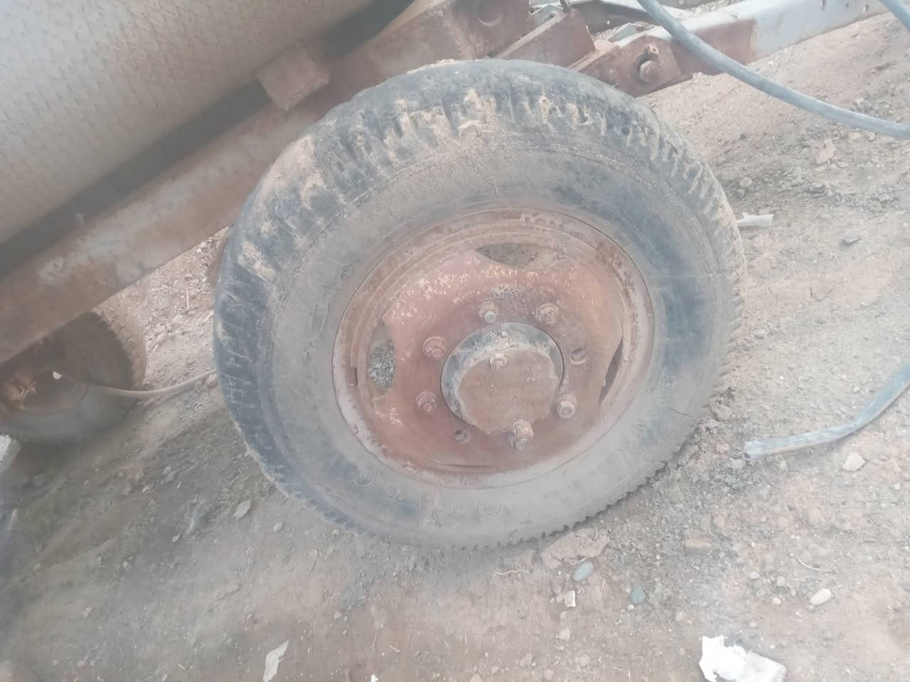 للبيع مقطور رقم هاتف***********
