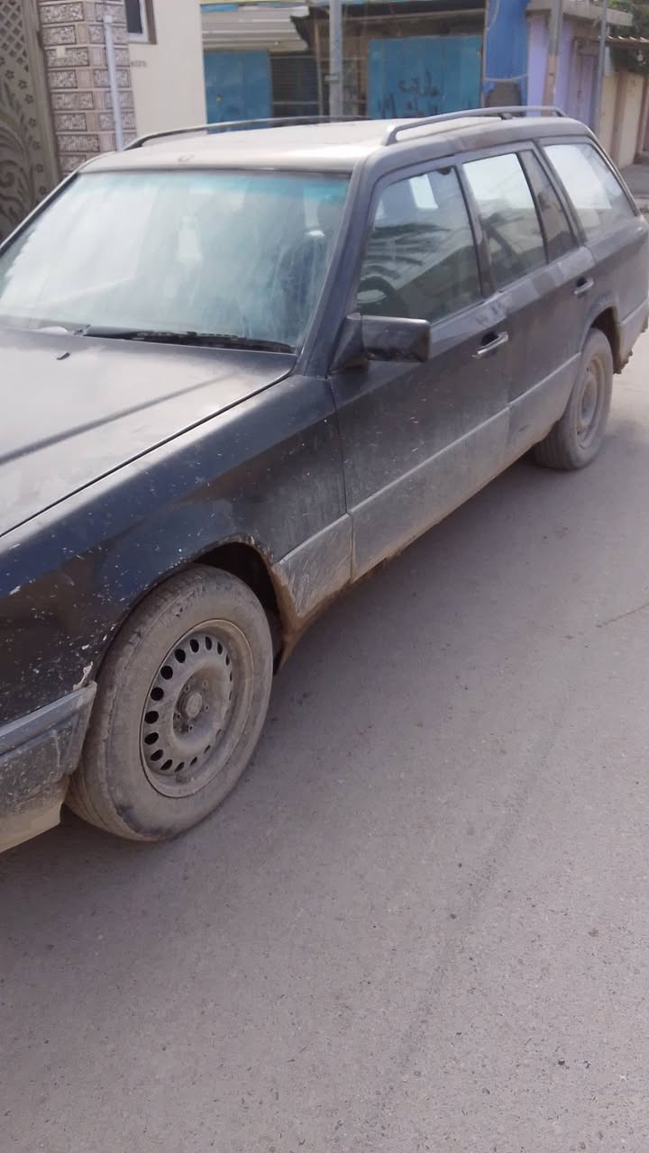 مارسيدس للبيع اصولي بس ابيع اتعهد دوله وعشاير محرك بلادي السعر 13ورقه سامراء ***********
