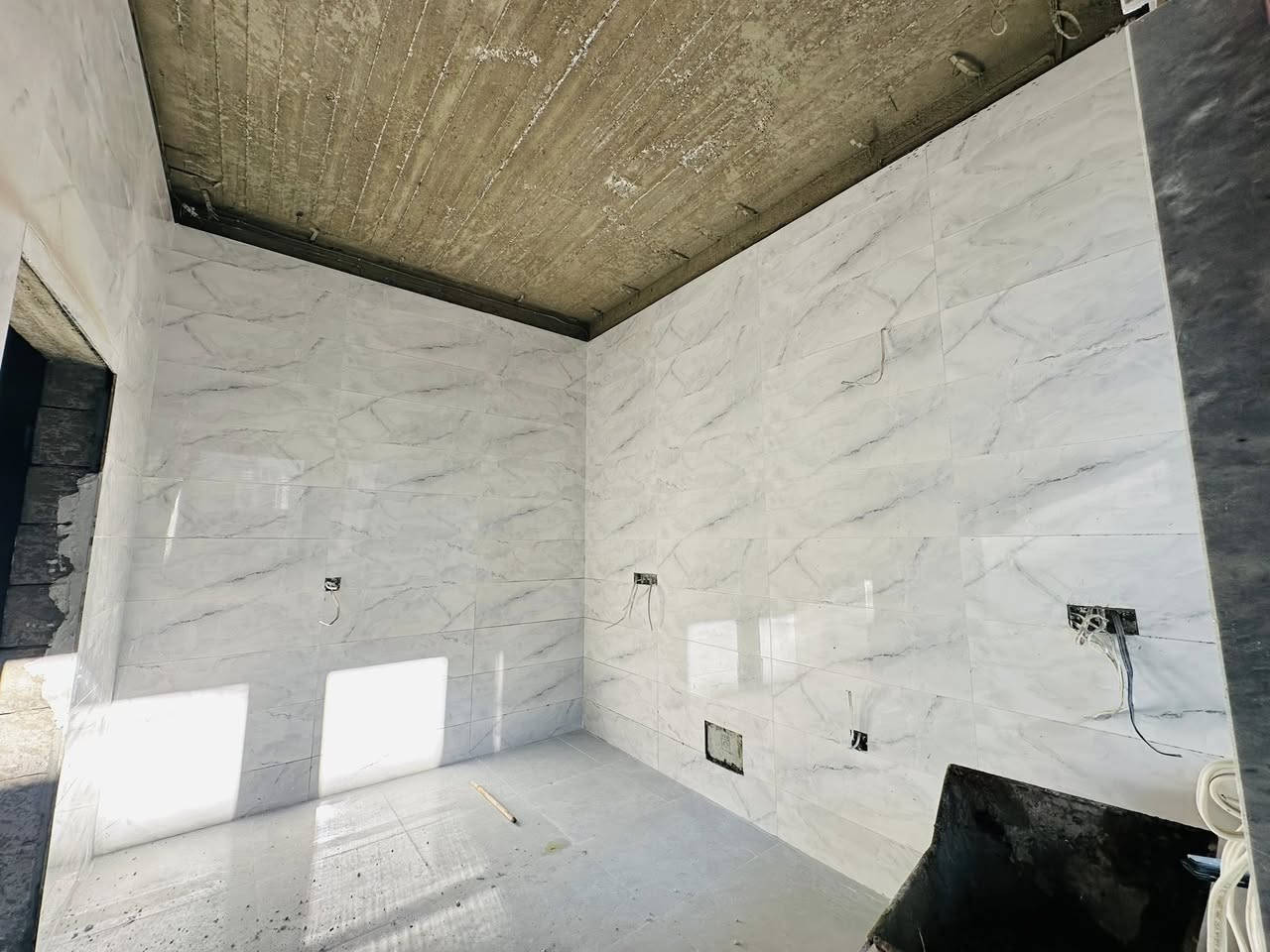 #عروض_مكتب_دعاء_الخير_للعقارات 🏡
للبيع بيت تسليم مفتاح 

بحي البلديات قرب منتزة الكفاءات

مساحة 100 متر  واجهة 10 متر 

اربع  غرف نوم 
 
هول وستقبال 

صحيات بطابقين
للاستفسار اكثر يمكنكم مراجعة المكتب الكائن في حي الصديق سايدين البحرين قرب مدرسة النبلاء الاهلية او الاتصال 

***********

***********

***********

كما يمكنكم مراجعة مكتب دعاء الخير لتجارة العقارات والمقاولات  

نستقبل كافة العروضات بمختلف المساحات السكني والتجاري

للاستفسار  مراجعة المكتب حي الصديق بداية سائدين البحرين 
 
قرب مدرسة النبلاء الاهلية او 

الاتصال 📞

***********

***********

***********
