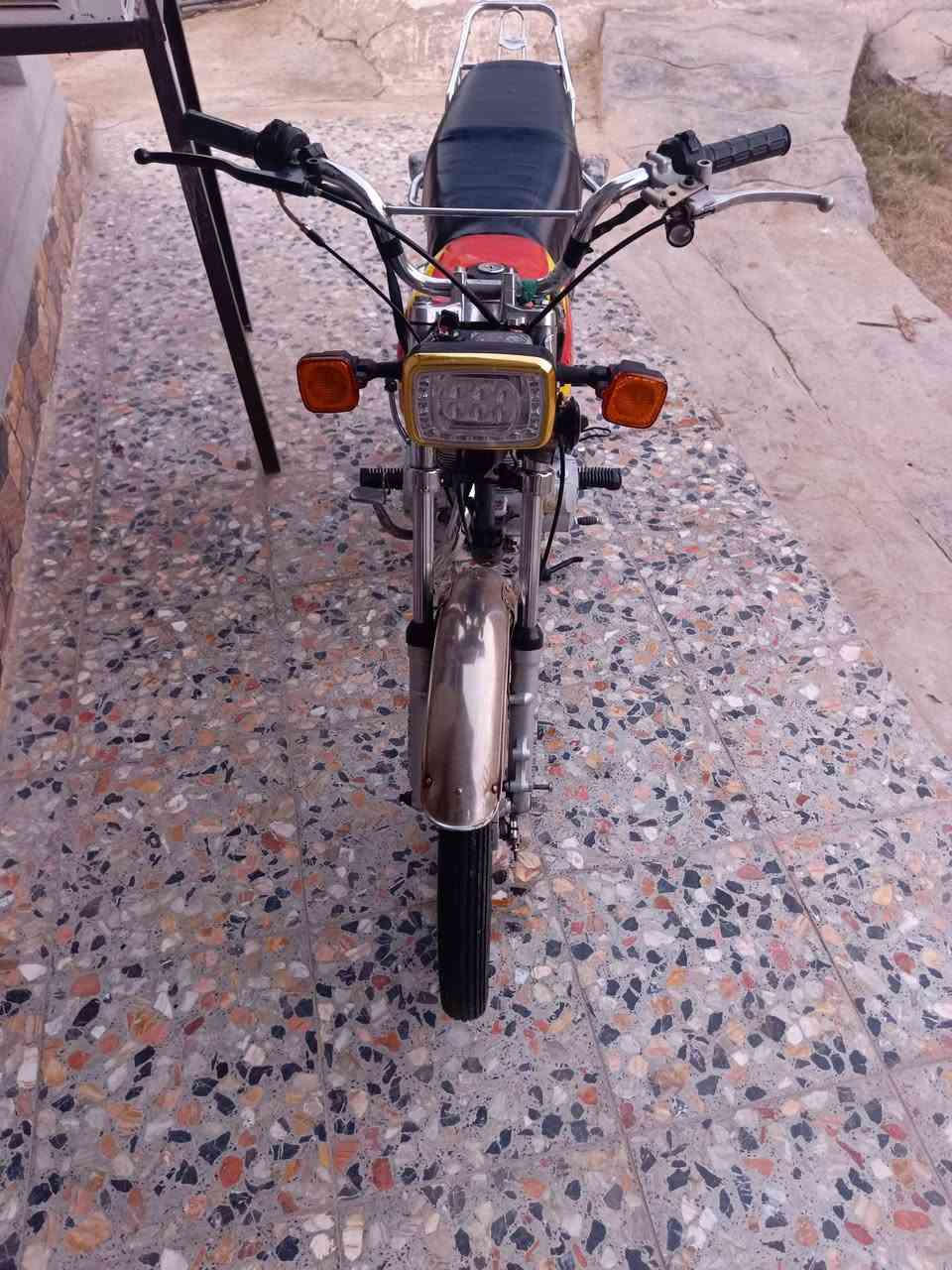 سلام عليكم سيفان 2020للبيع
مكاني ناحيه المهناويه  كامله من اي نقص سعر325وبيهه مجال ***********
